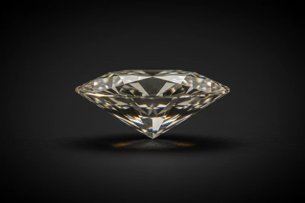 Cut — détail diamant